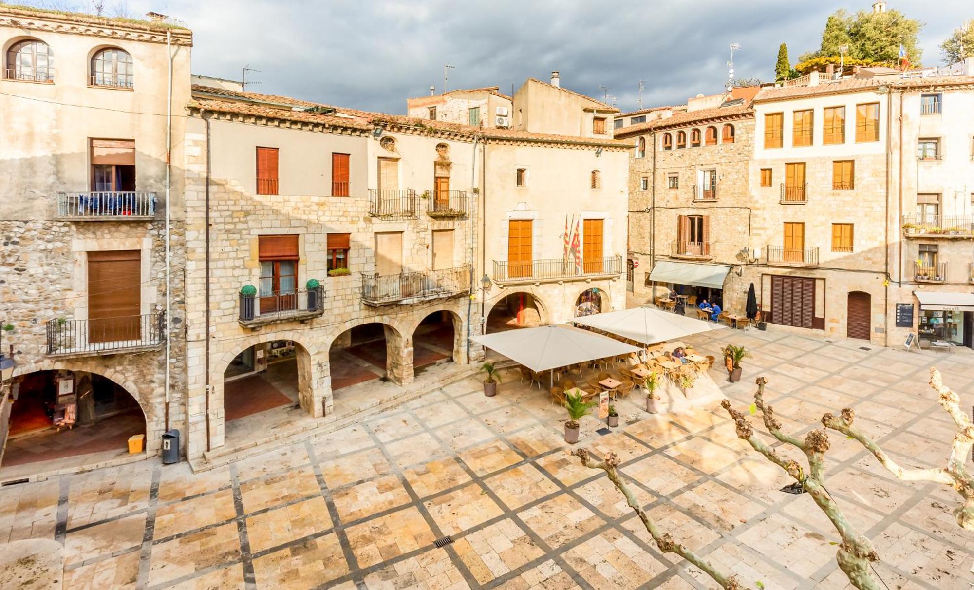 Can Cintet 1 Apartamento En La Plaza De Besalu Luaran gambar