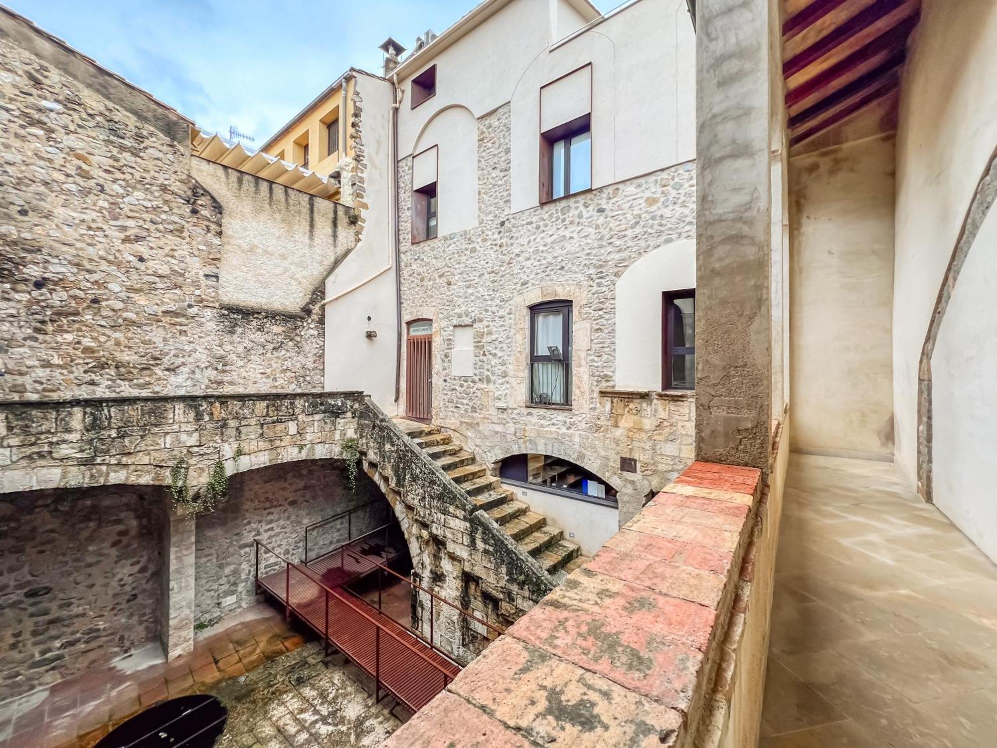 Can Cintet 1 Apartamento En La Plaza De Besalu Luaran gambar