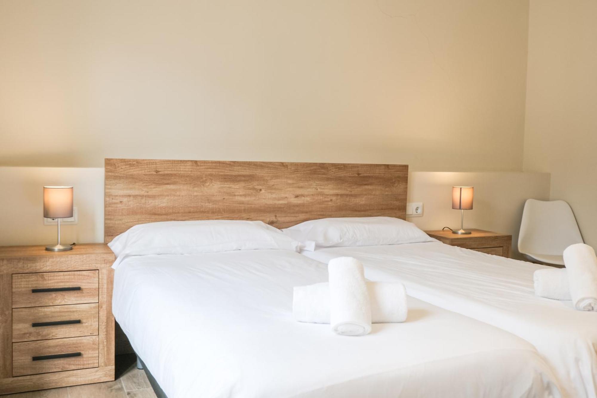 Can Cintet 1 Apartamento En La Plaza De Besalu Luaran gambar