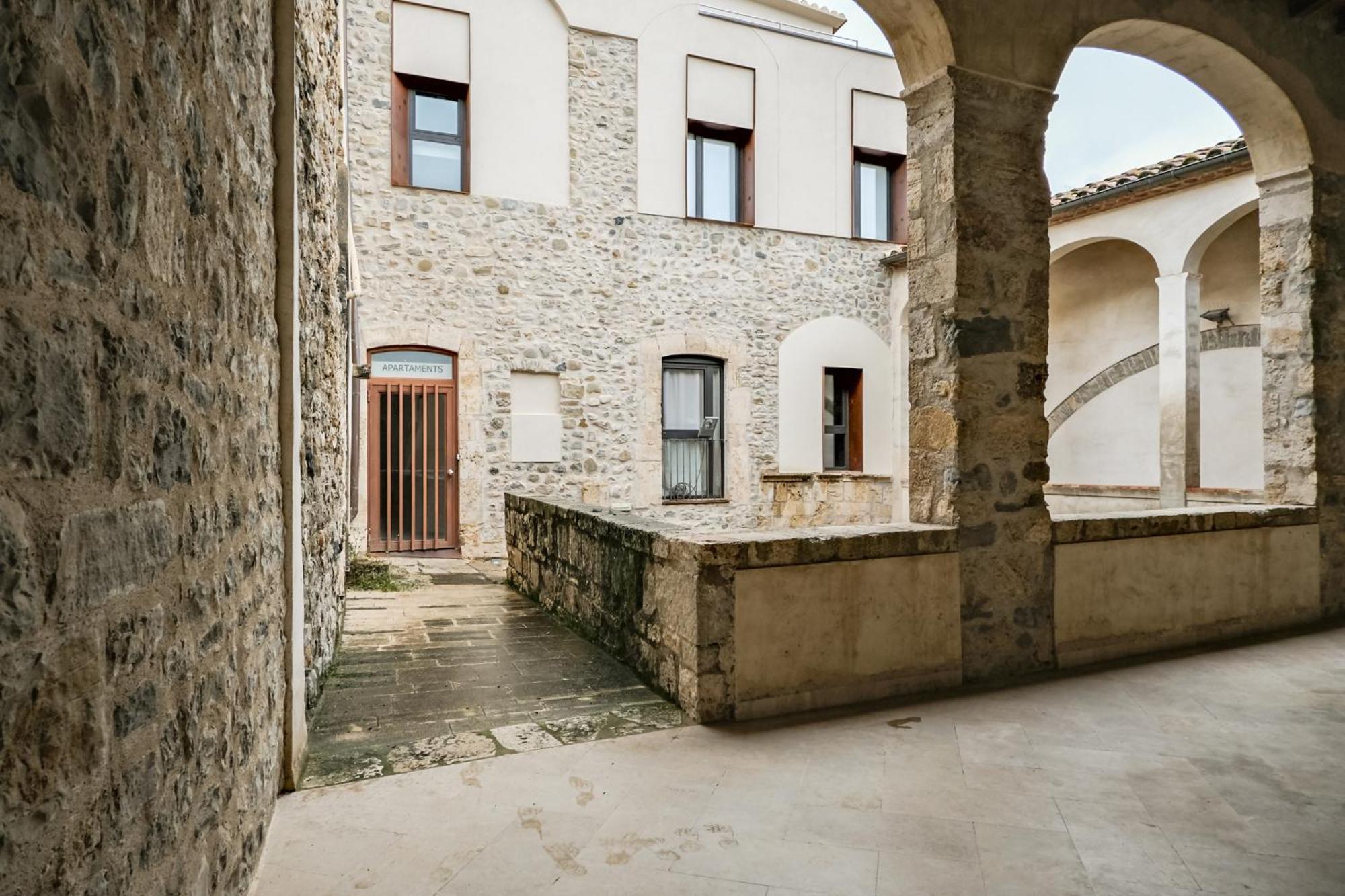 Can Cintet 1 Apartamento En La Plaza De Besalu Luaran gambar